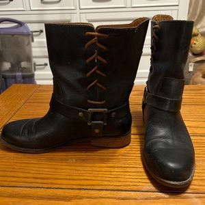 Latigo black boot